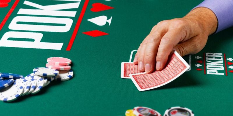 Bật Mí Một Số Mẹo Chơi Poker Tại Jun88 Hiệu Quả 1 Tìm hiểu về trò chơi Poker
